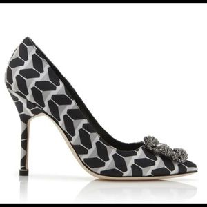 Manolo Blahnik Hangisi Cosmo Limited Edition Decade of love Pumps